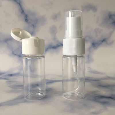 Yüksek kapasiteli 100ml 120ml 150ml 200ml 250ml 500ml açık beyaz kehribar mavi PET plastik kozmetik ambalaj sprey şişesi