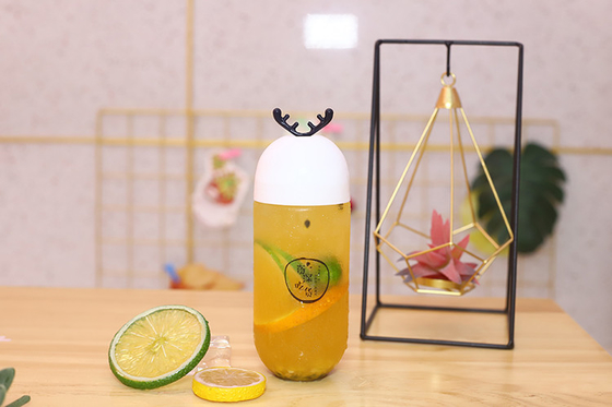 Orta kare sızıntı geçirmez plastik süt çay şişeleri kapak ve sapıdaki vida ile