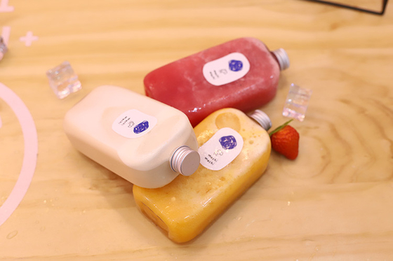 Kapaklarda vida bulunan özelleştirilebilir plastik 120 ml süt çayı şişeleri