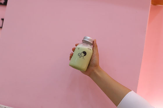 Yumuşak ve tutarlı çay üretimi için yalıtımlı el Bubble Tea Jugs
